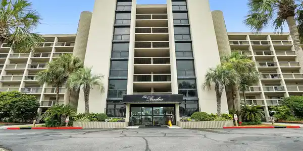 381 Santa Rosa Boulevard