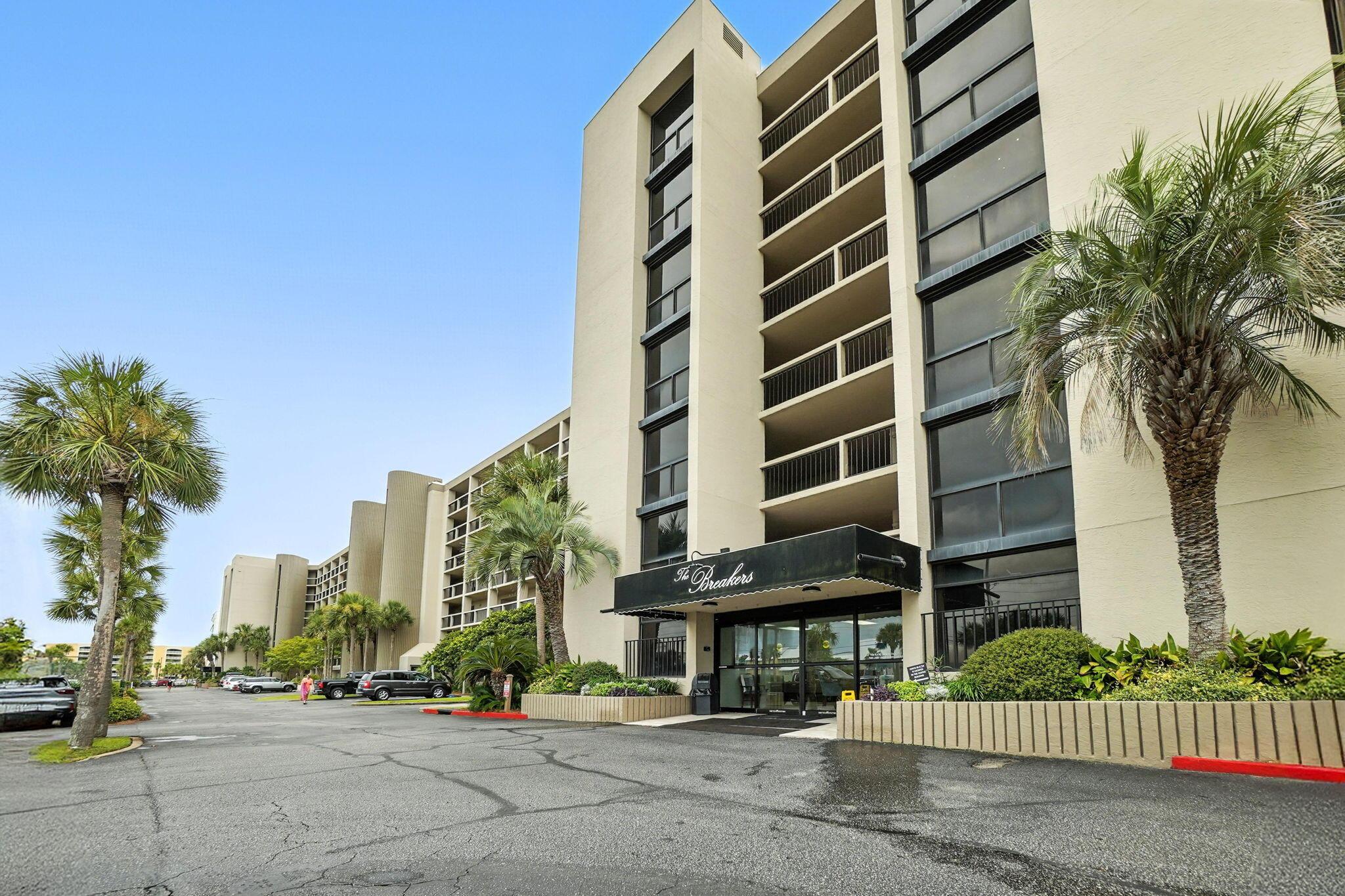 Image 2: 2-web-or-mls-381-santa-rosa-blvd-w709