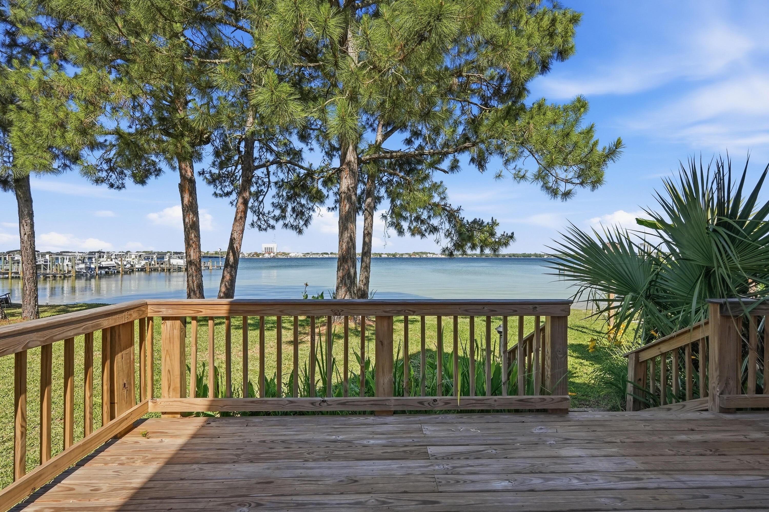 Image 2: 229 Shalimar Deck Waterfront