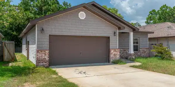 Image 3: 3-web-or-mls-2239 Tom St Exterior-2