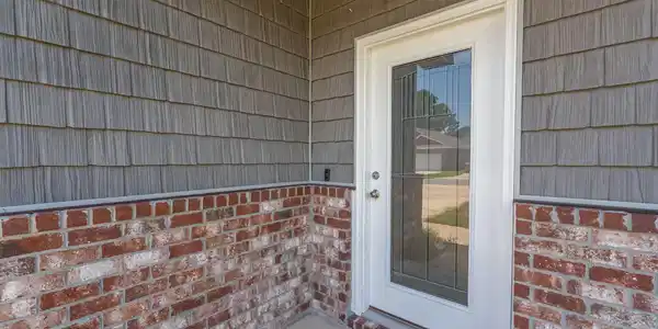 Image 4: 4-web-or-mls-2239 Tom St Exterior-4