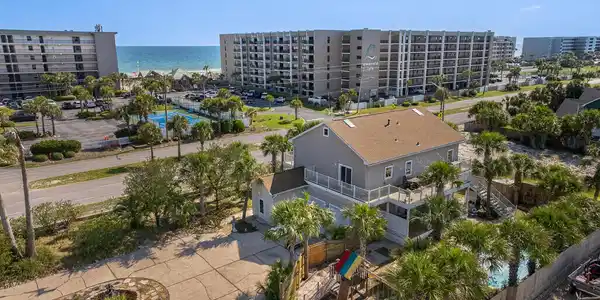 Image 3: 002_631 Pelican drive-2