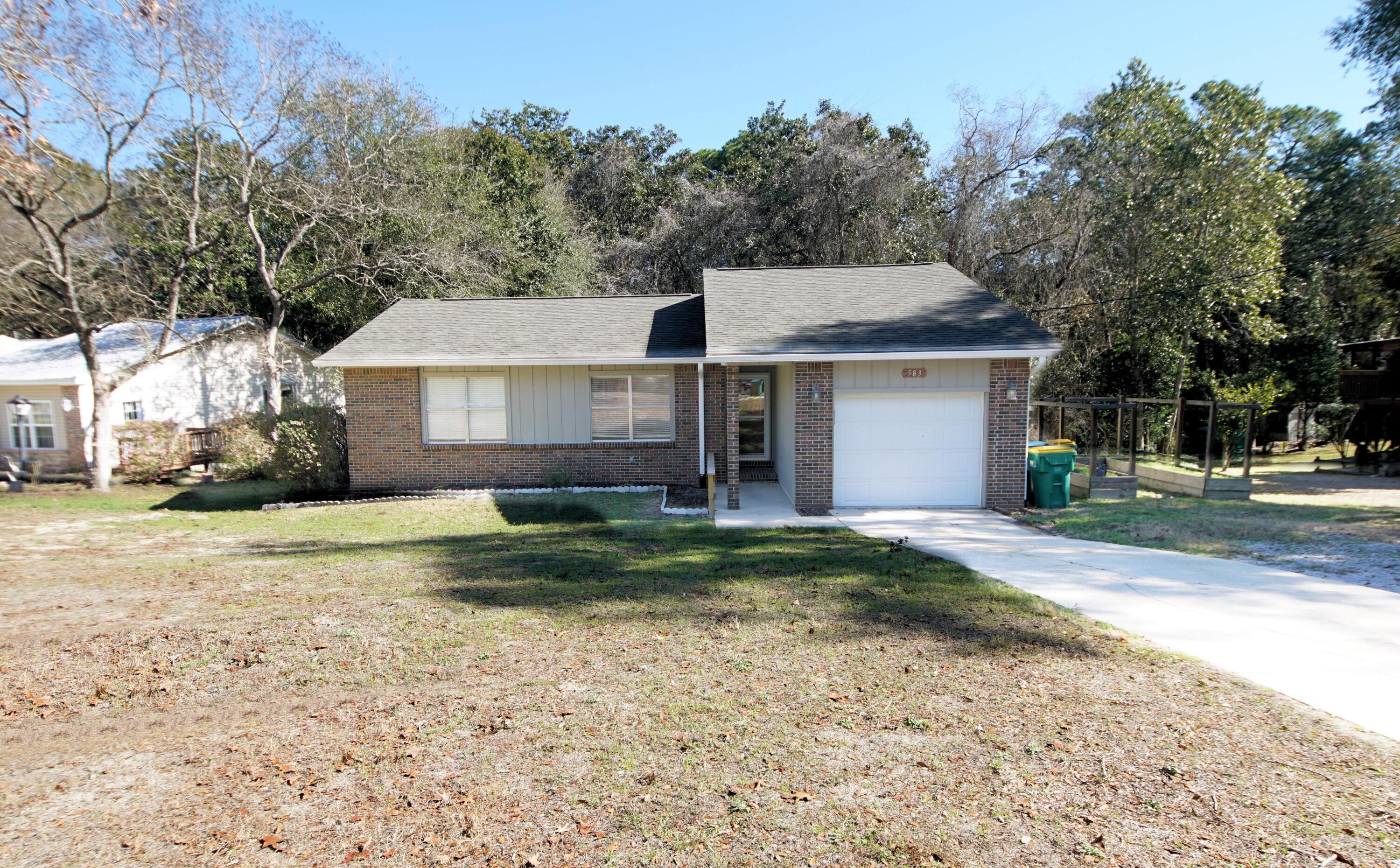 Image 1: 583WoodlowFrt2