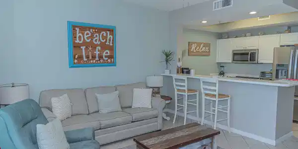 Image 3: 03 Living Room