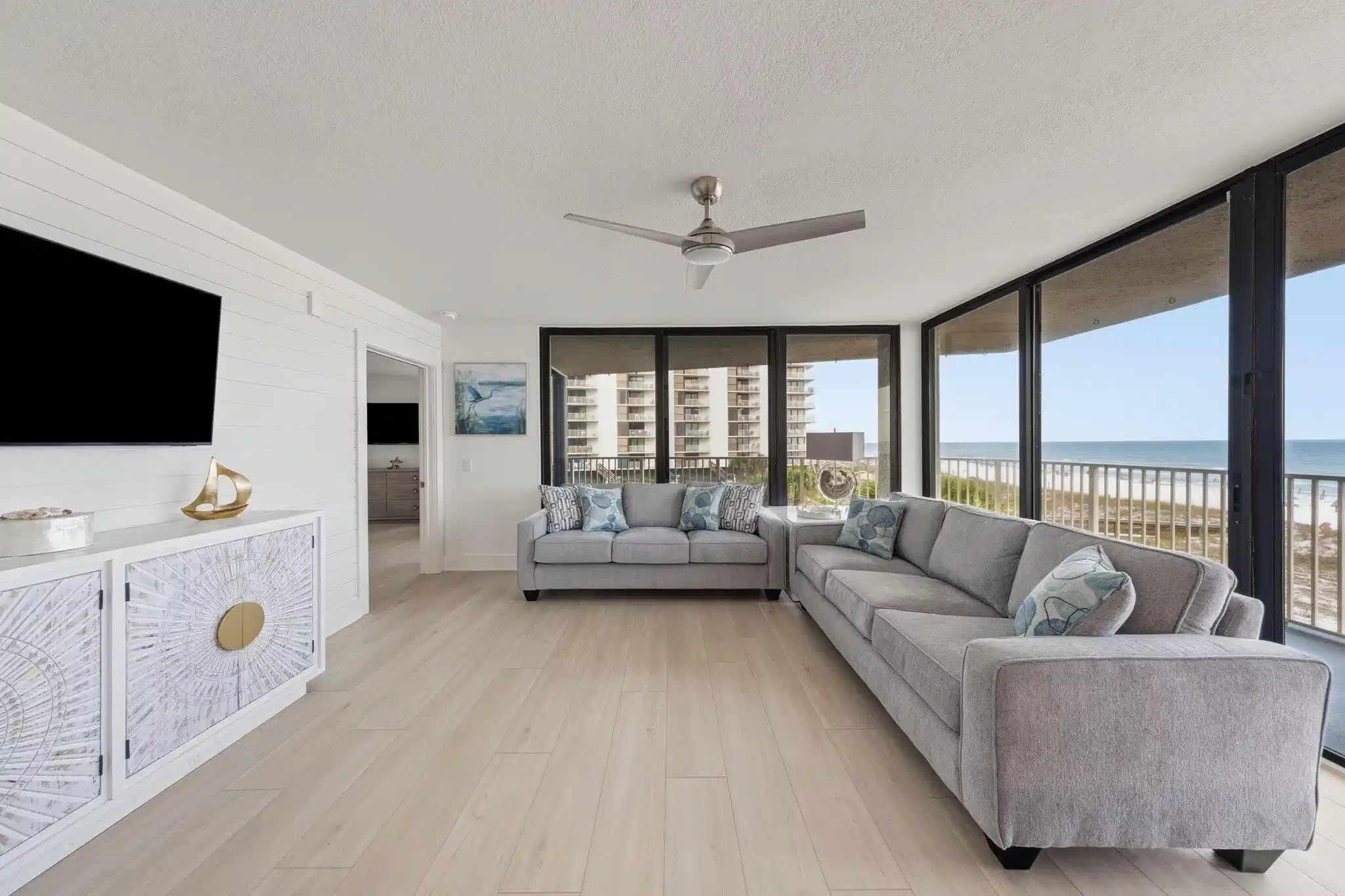 Image 1: Living room