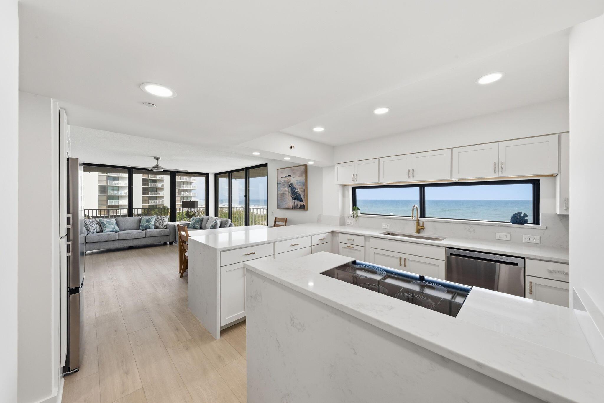Image 3: 9-web-or-mls-114-main-sail-dr-221