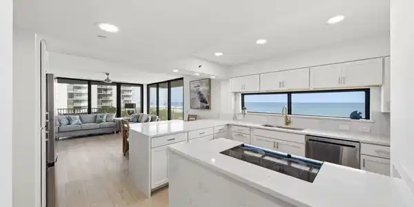 Image 3: 9-web-or-mls-114-main-sail-dr-221