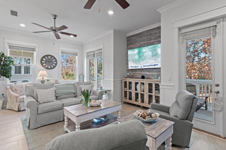 146 E Pine Lands Loop