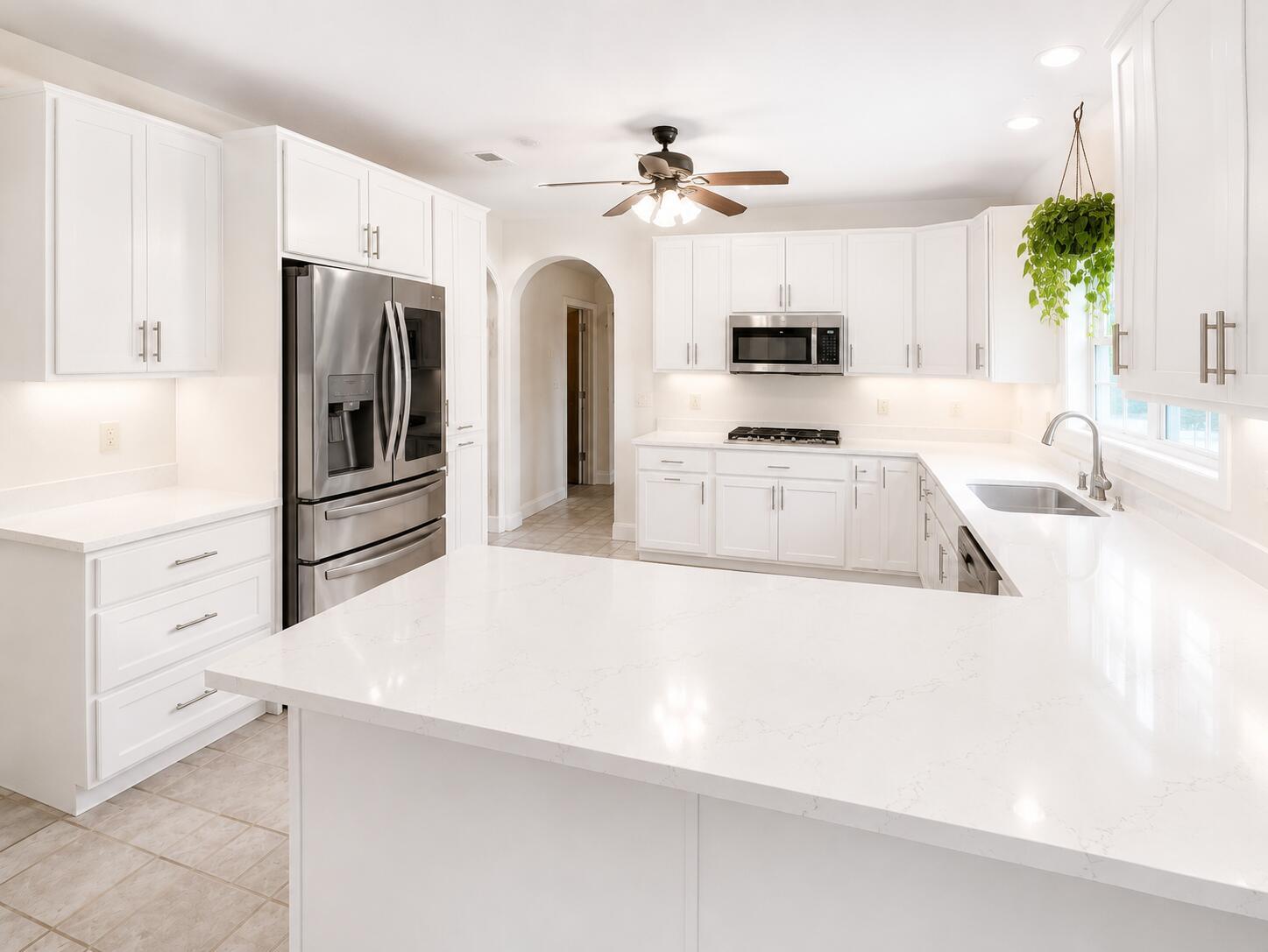 Image 2: Kitchen