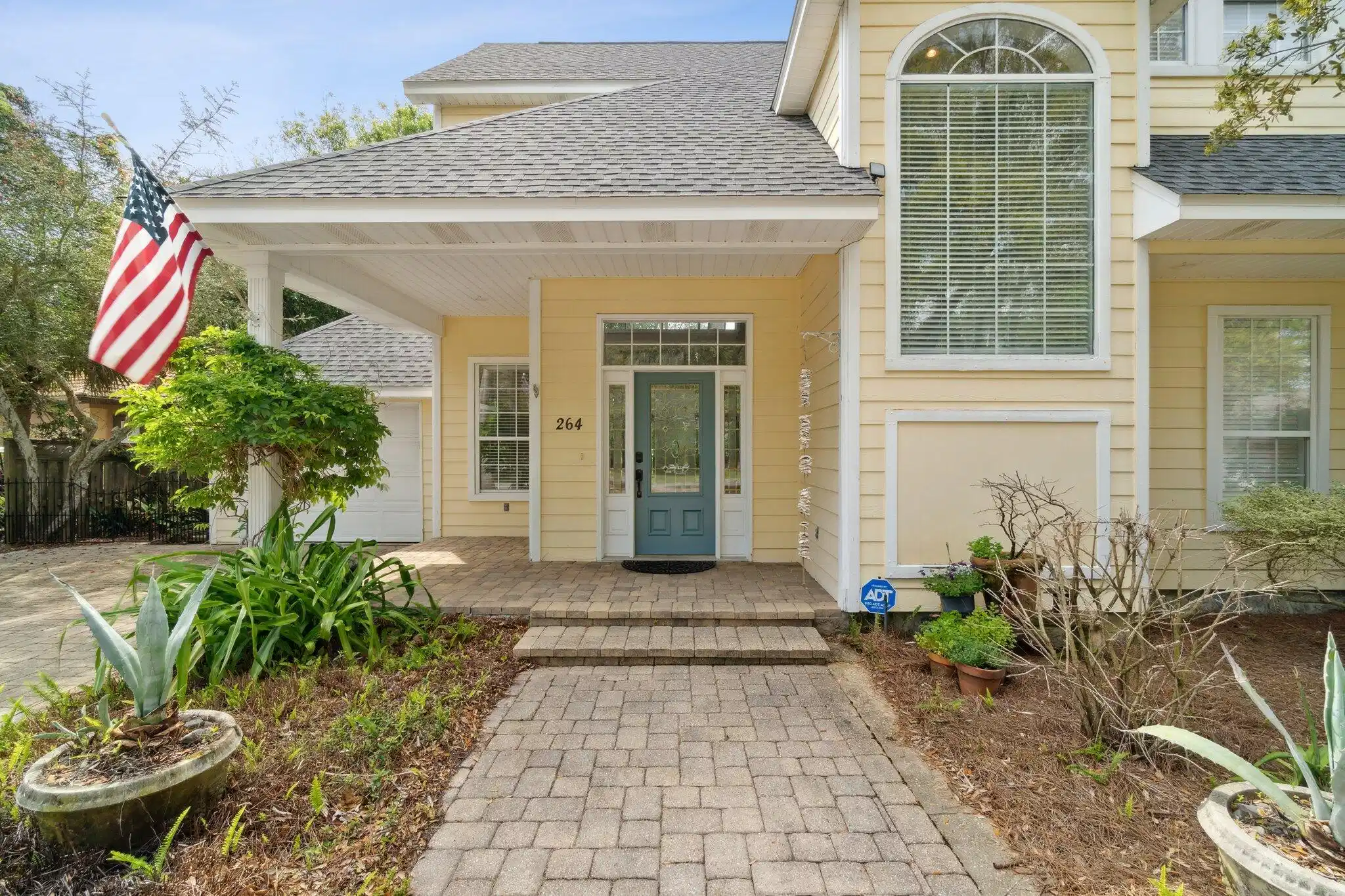 Image 1: 264 Lakeview Beach Drive