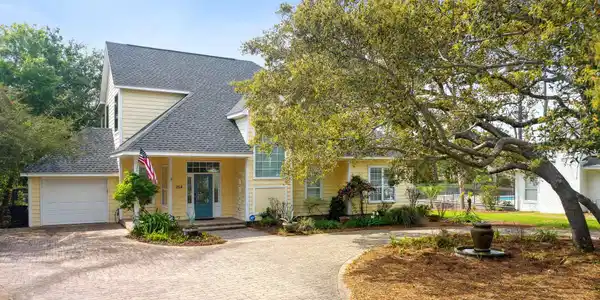 Image 2: Exterior Front