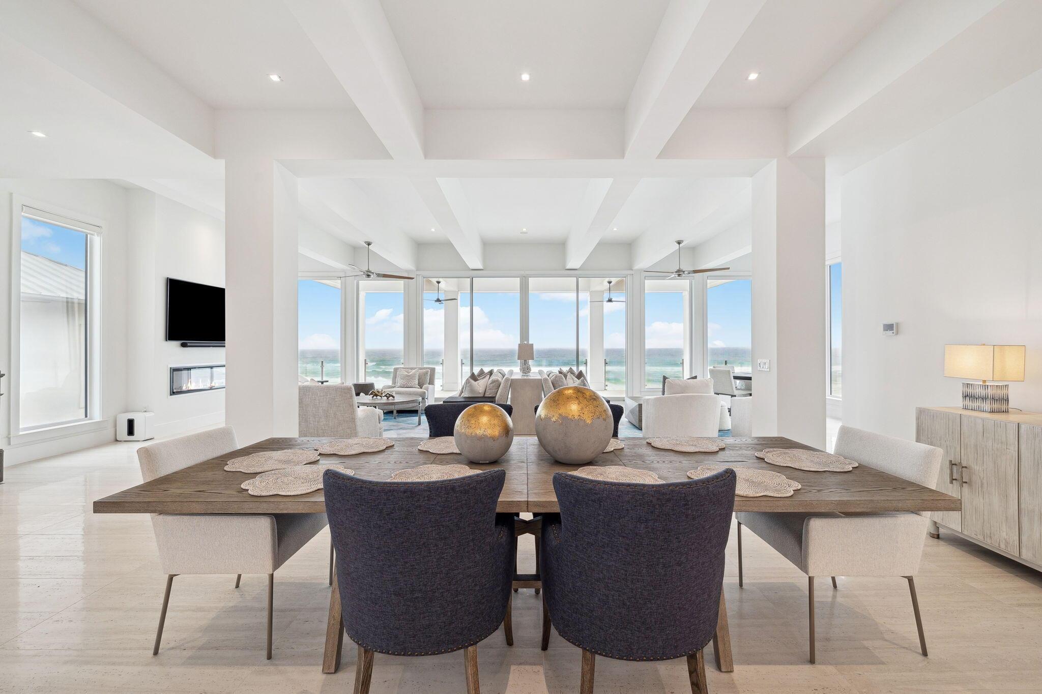 Image 3: Dining area