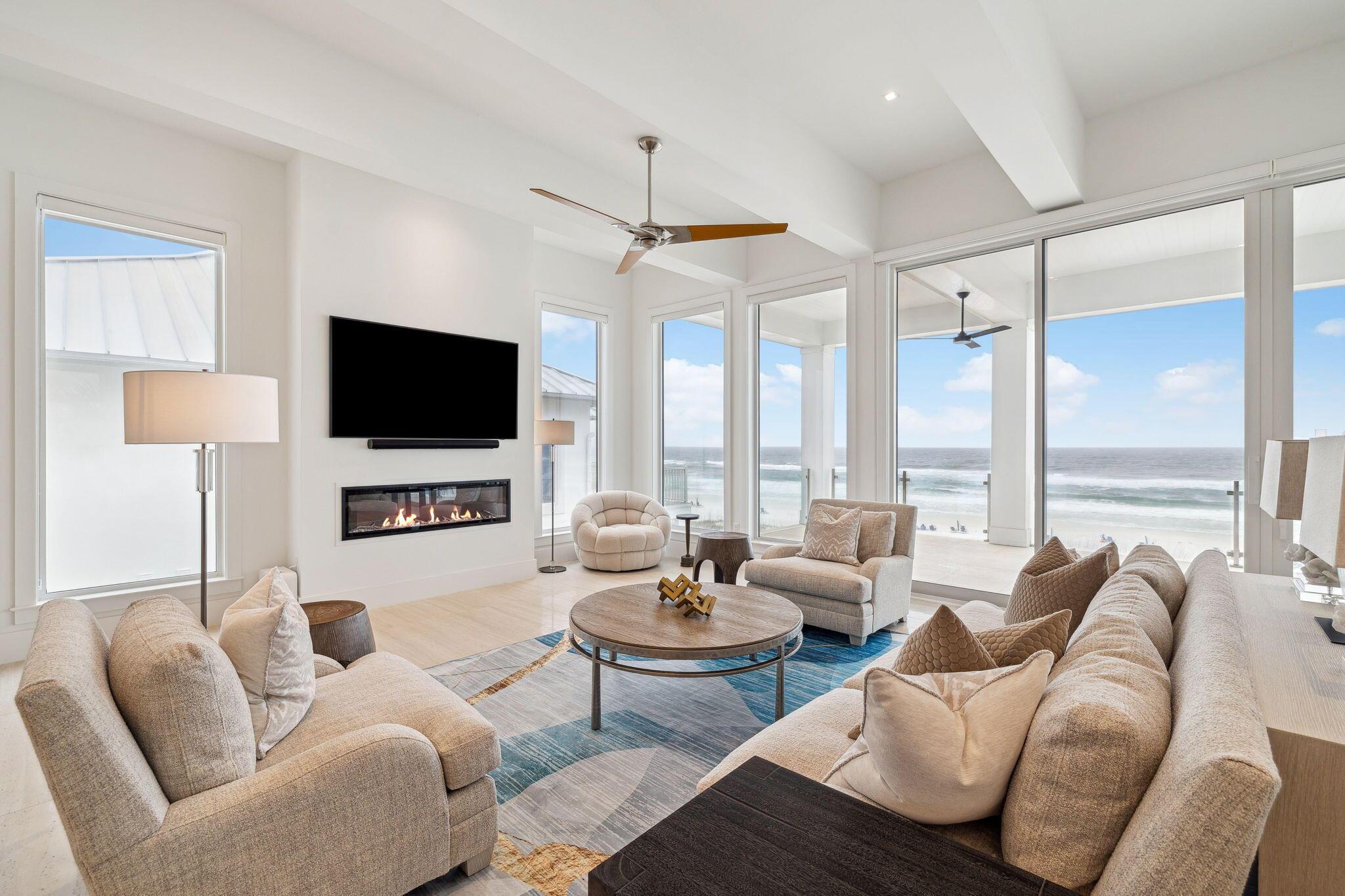 Image 4: Living room
