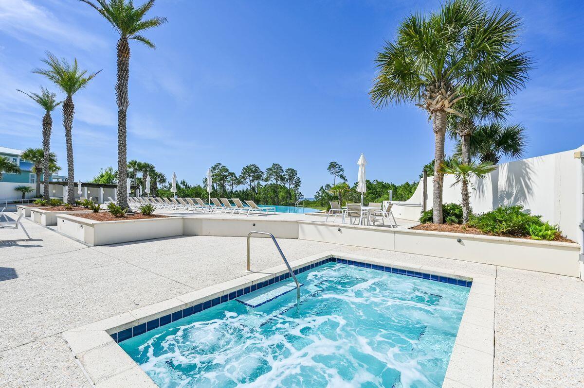 Image 1: Hot tub