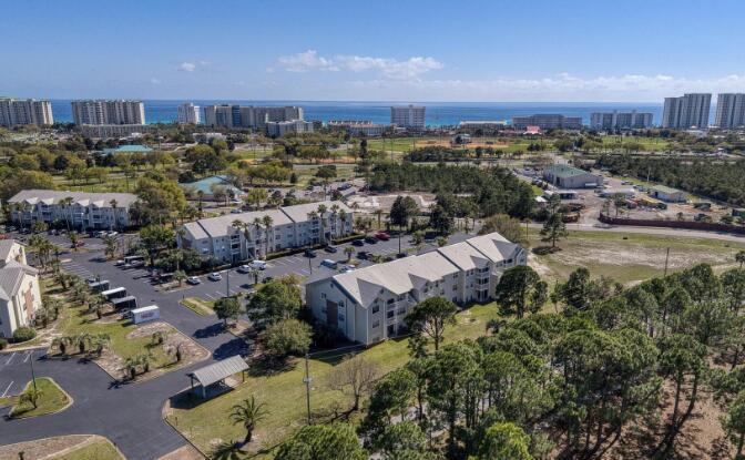 Image 1: Located in the heart of Destin