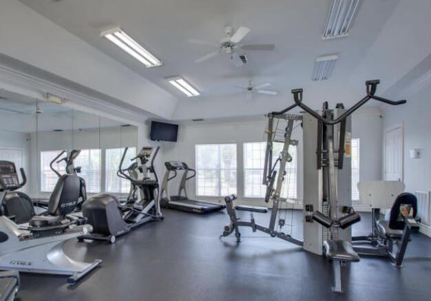 Image 3: Community Fitness Club