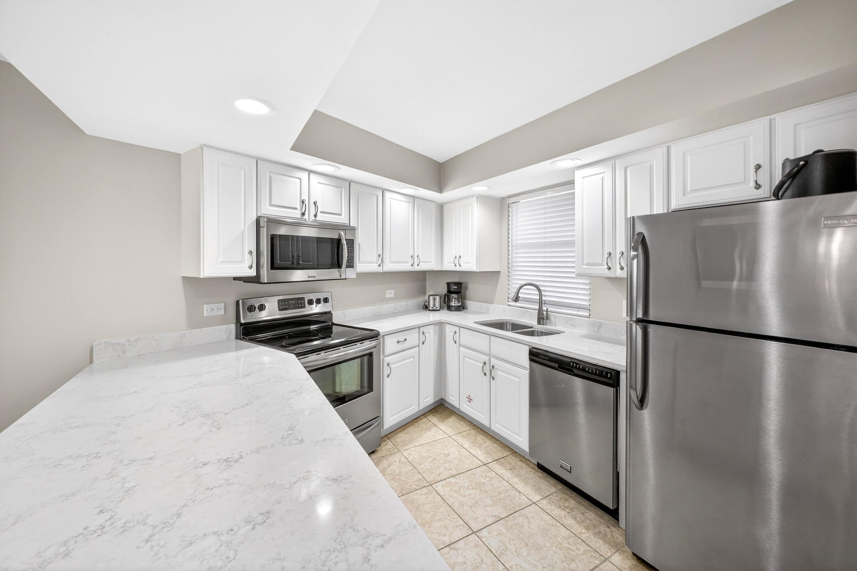 Image 2: Kitchen