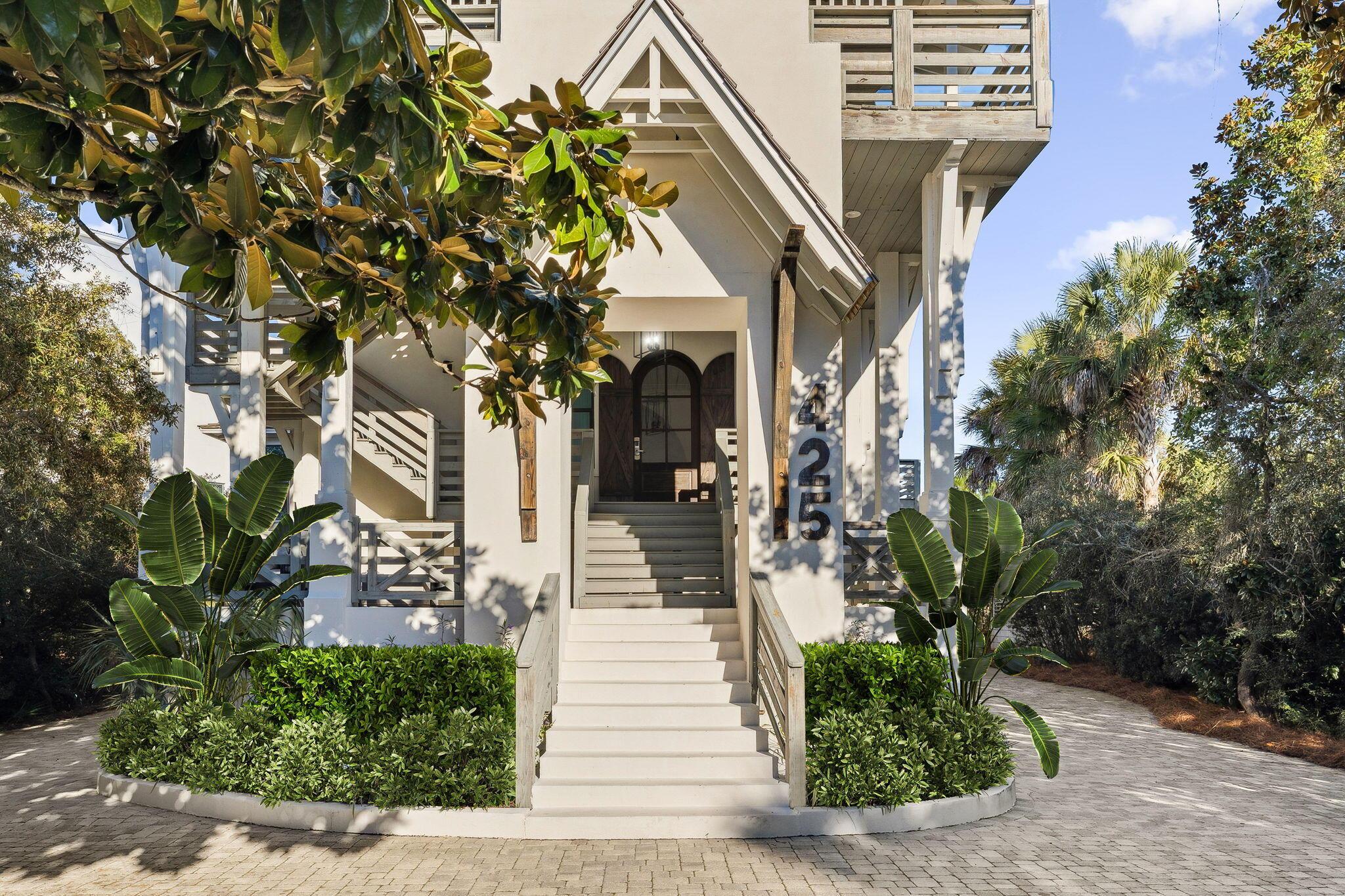 Image 2: 425 Beachfront Trail