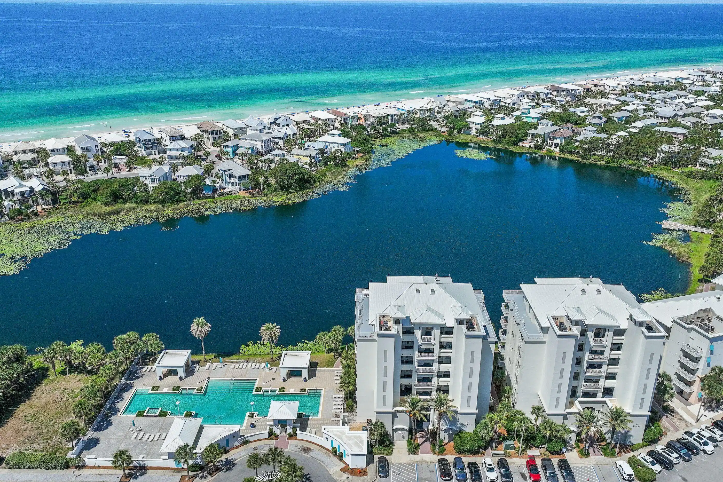 Image 1: Stunning Views !