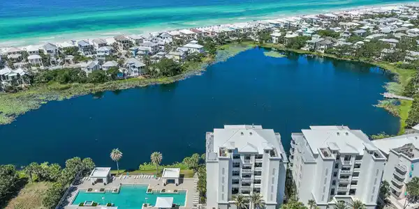 116 Carillon Market Street