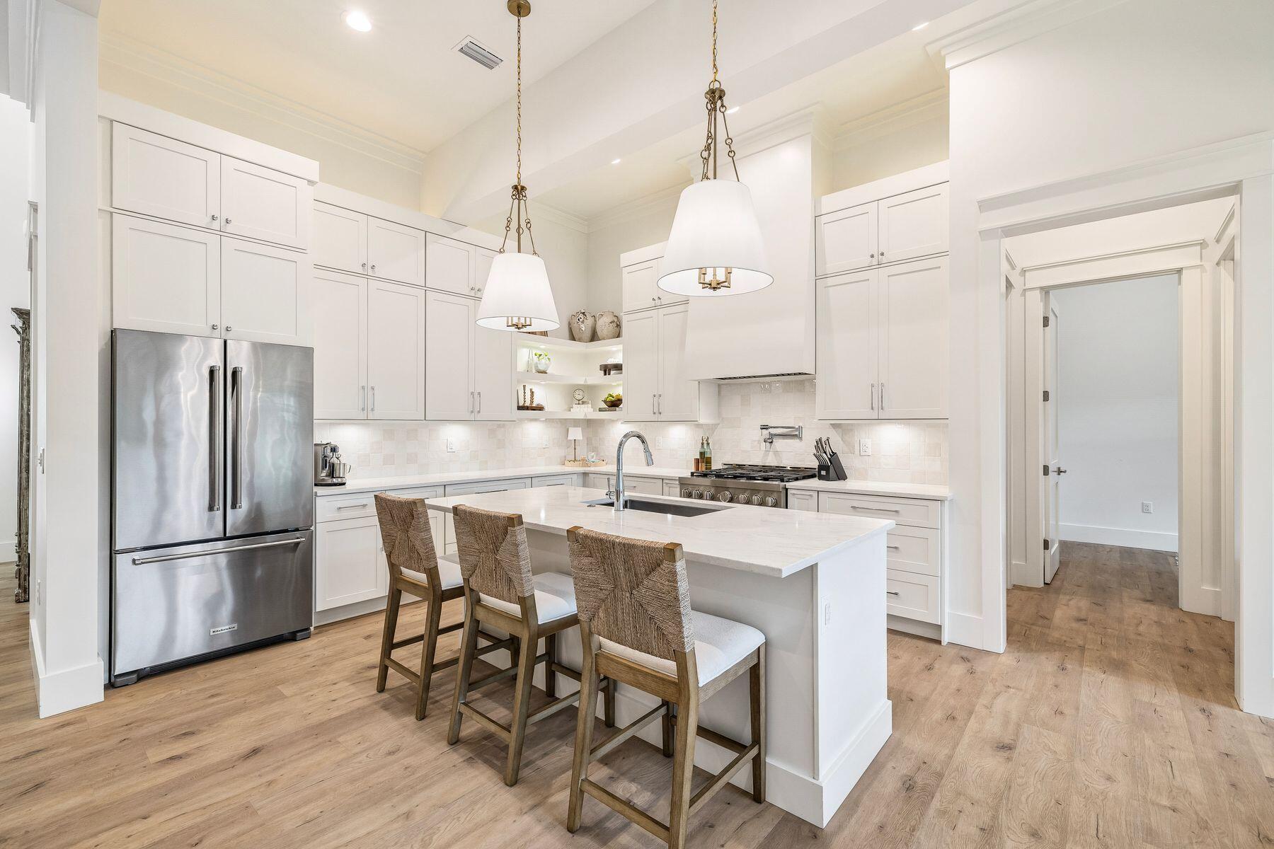 Image 3: Kitchen