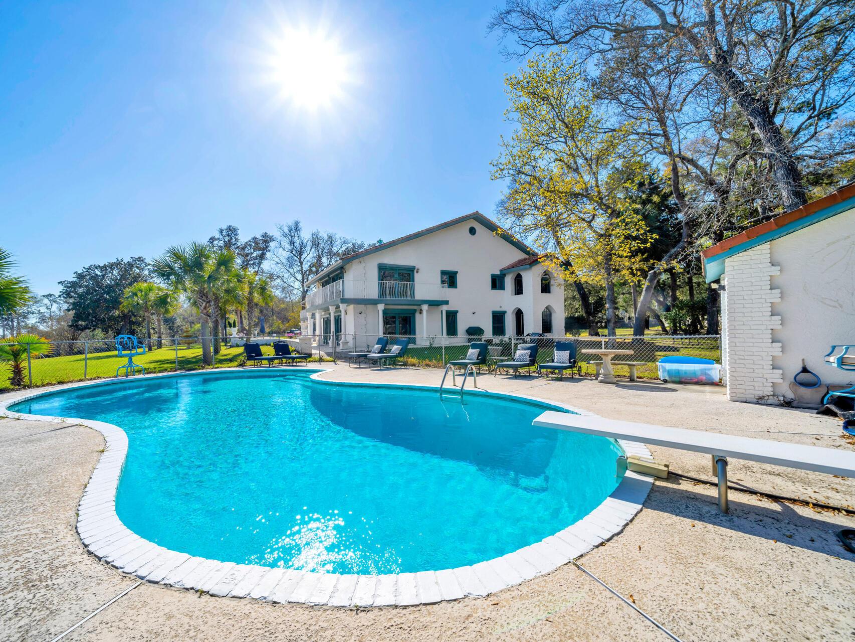 Image 2: 13000 FL20 Freeport FL 32439 USA-157-092