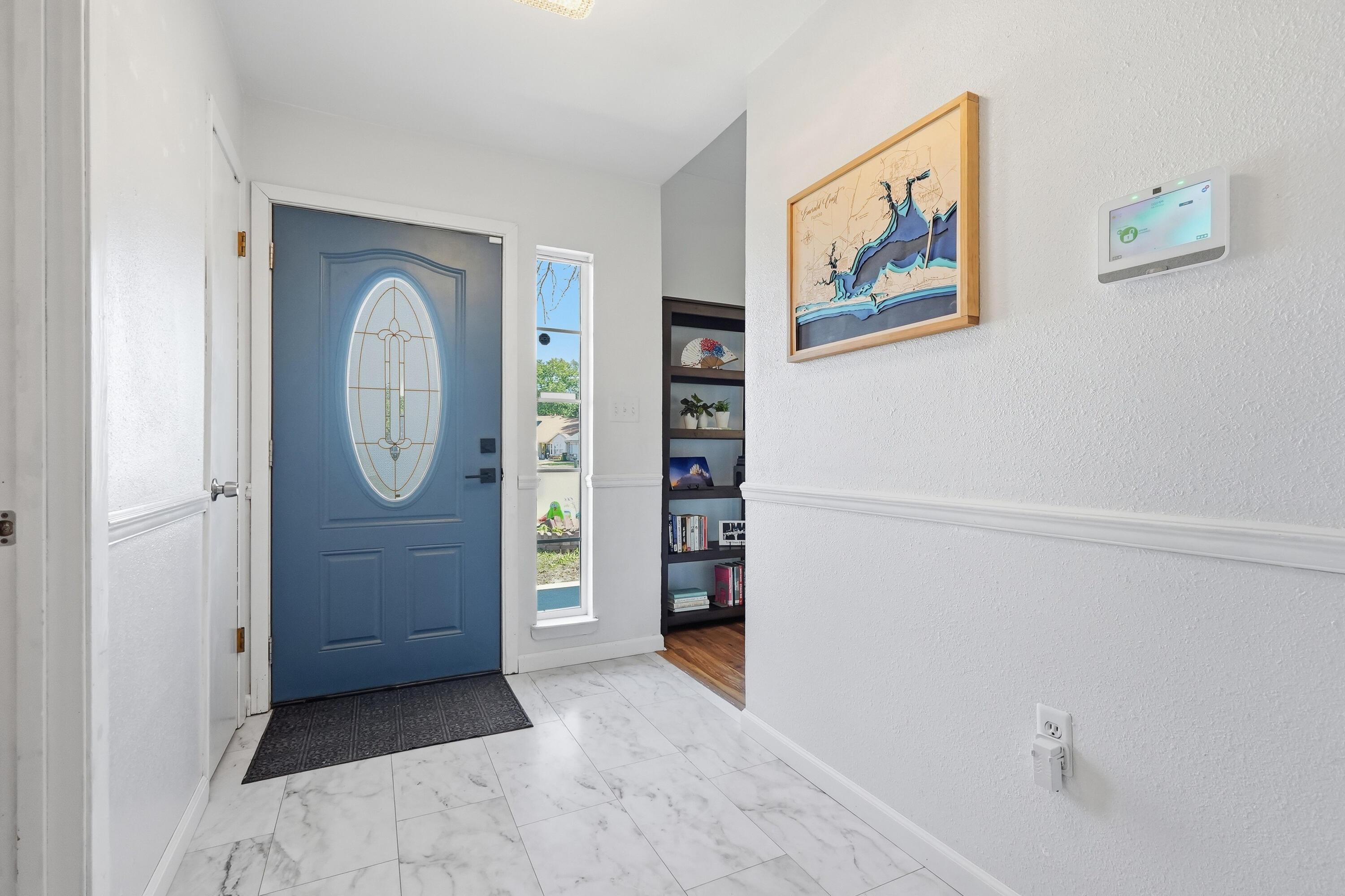 Image 3: 351 canterbury cir nw-12