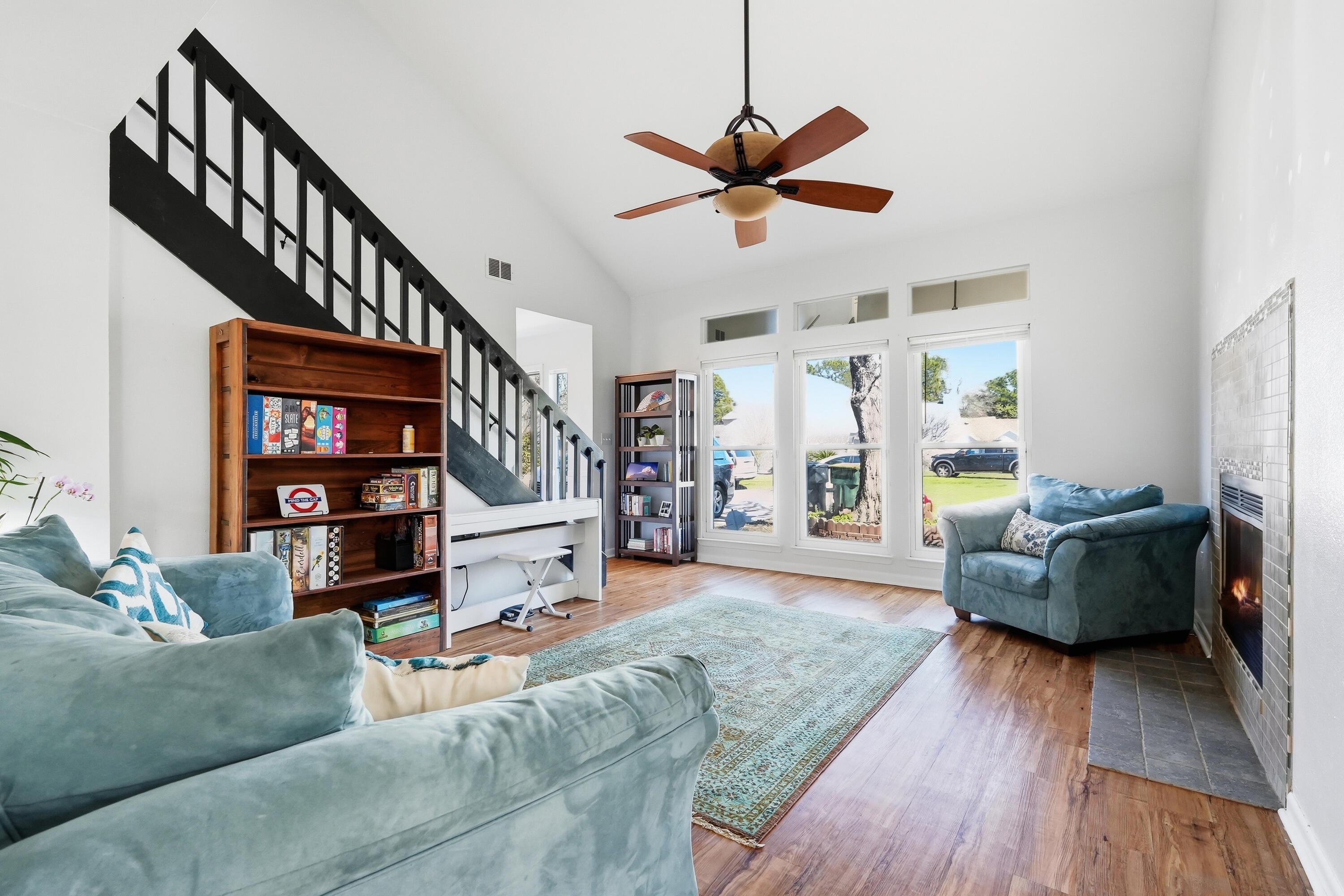 Image 4: 351 canterbury cir nw-19