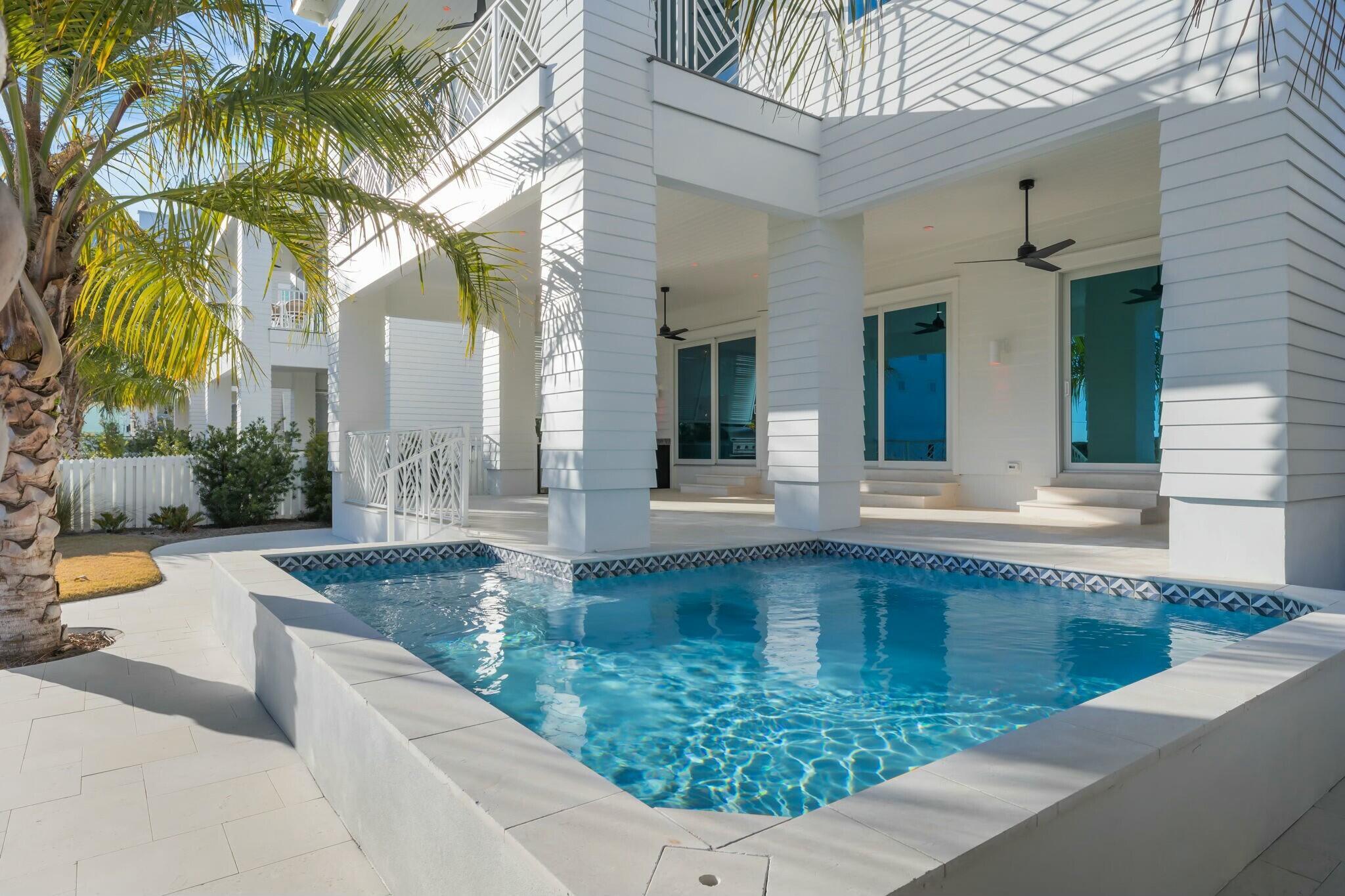 Image 4: 35 Pompano Street
