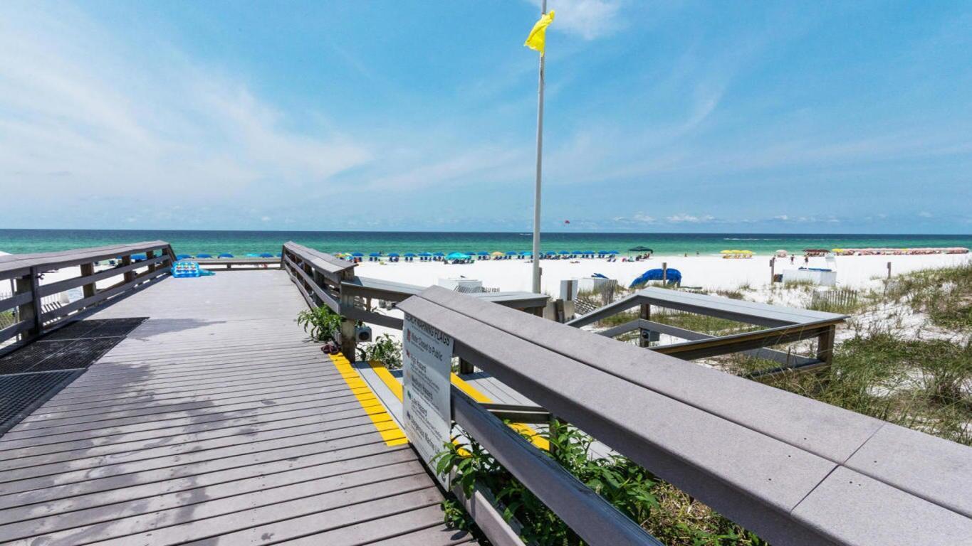 Image 4: Resort Beach Access