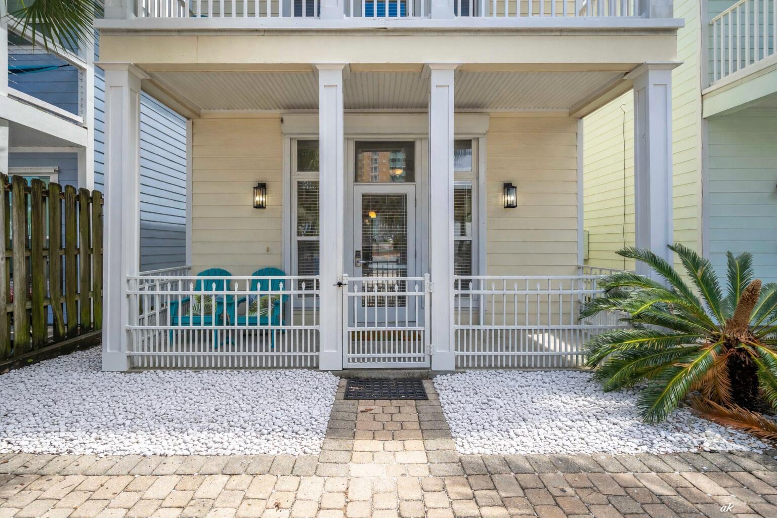 Image 4: Front Porch