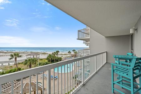 1002 E Highway 98