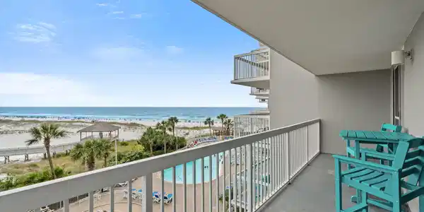 1002 E Highway 98