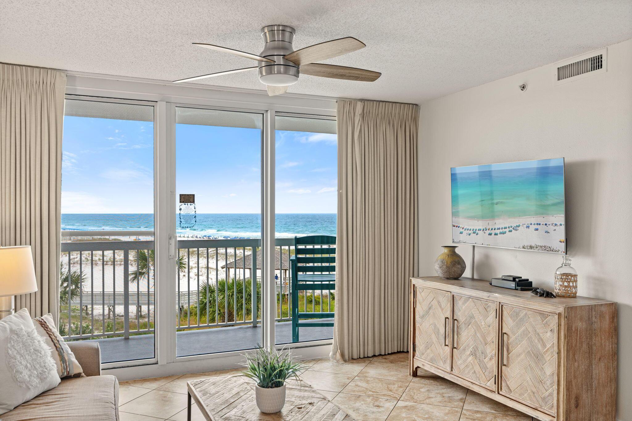 Image 2: Living Area with Gulf Views