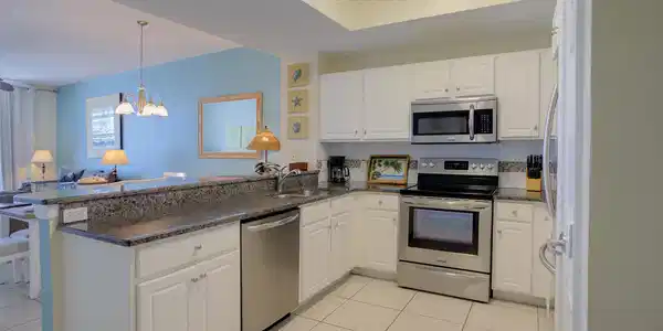 Image 3: kitchen
