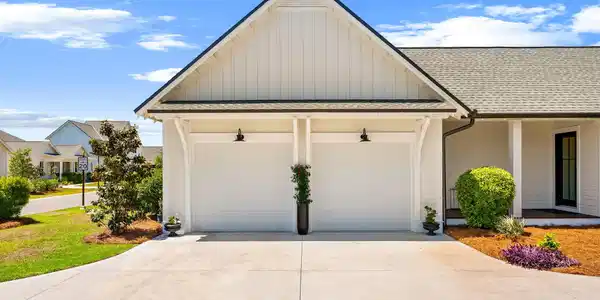 Image 3: 3-web-or-mls-PANHANDLE - 20 W FIRETHORN