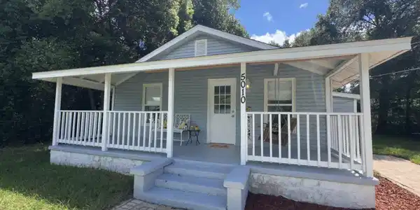 Image 2: Porch front