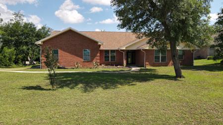 4303 Greenleaf Circle
