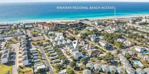 Image 3: Array_20SundanceCt-8