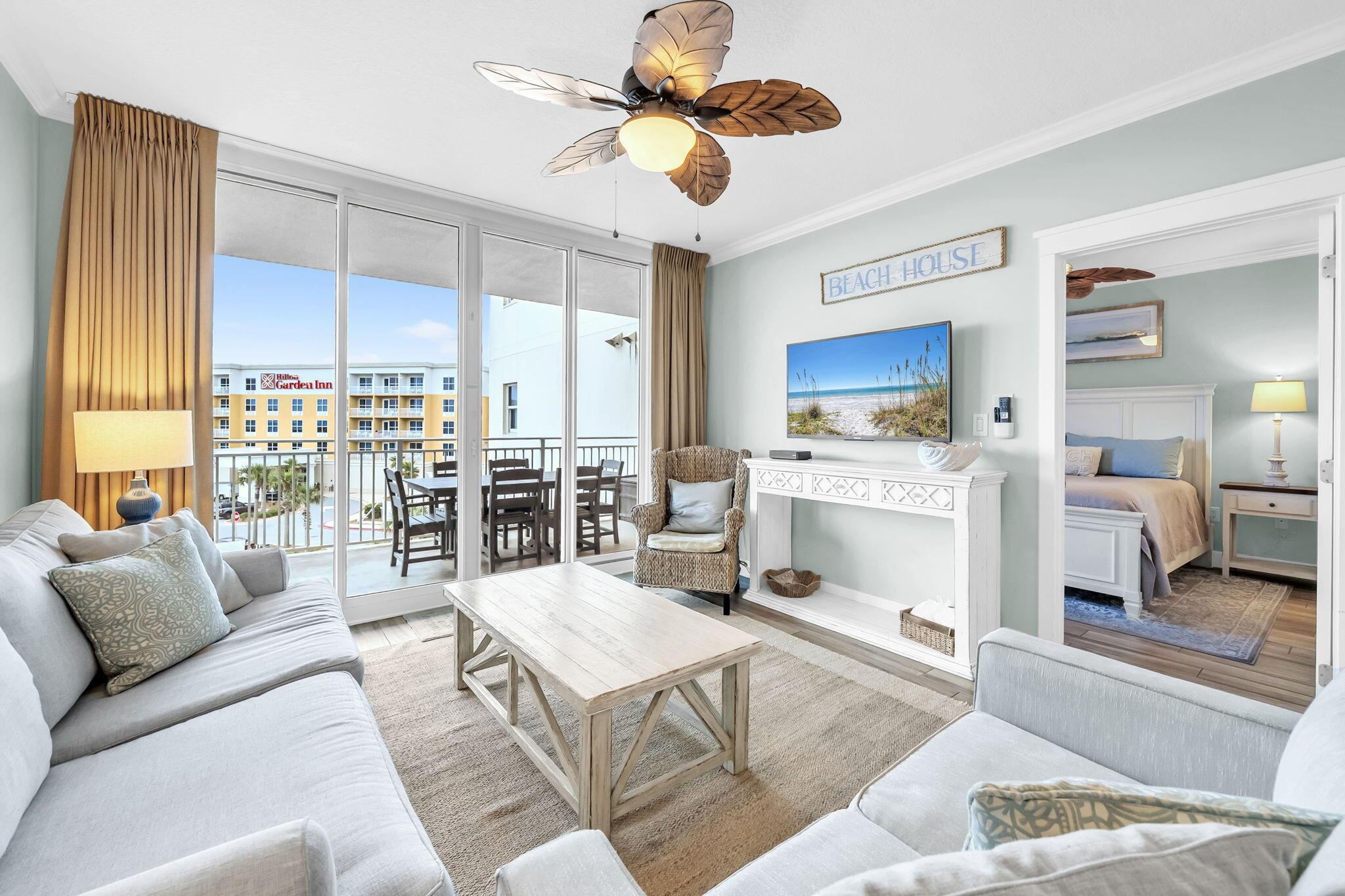 Image 1: A421 Beautiful Living area