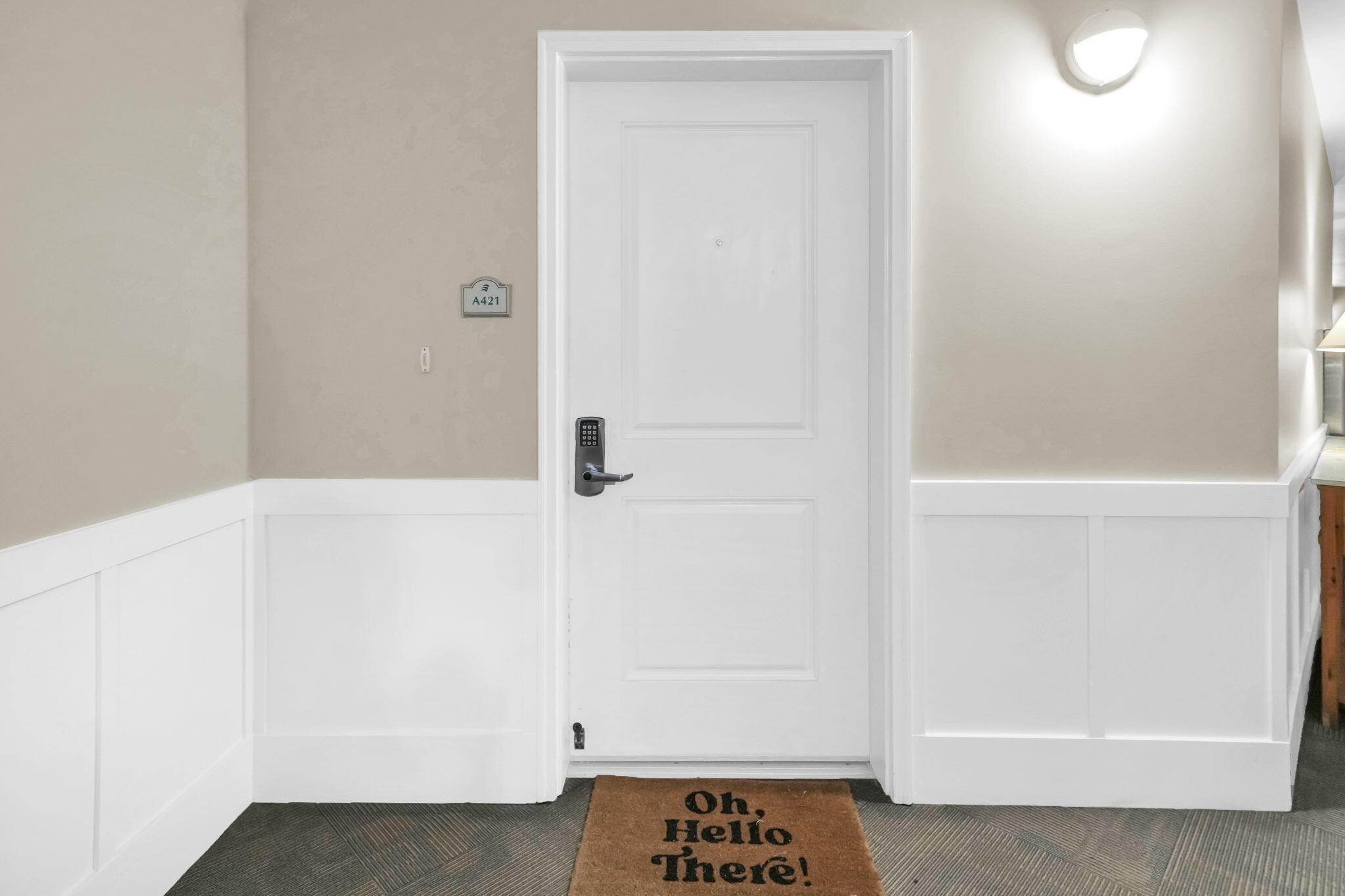 Image 4: A421 Interior corridor entry front door