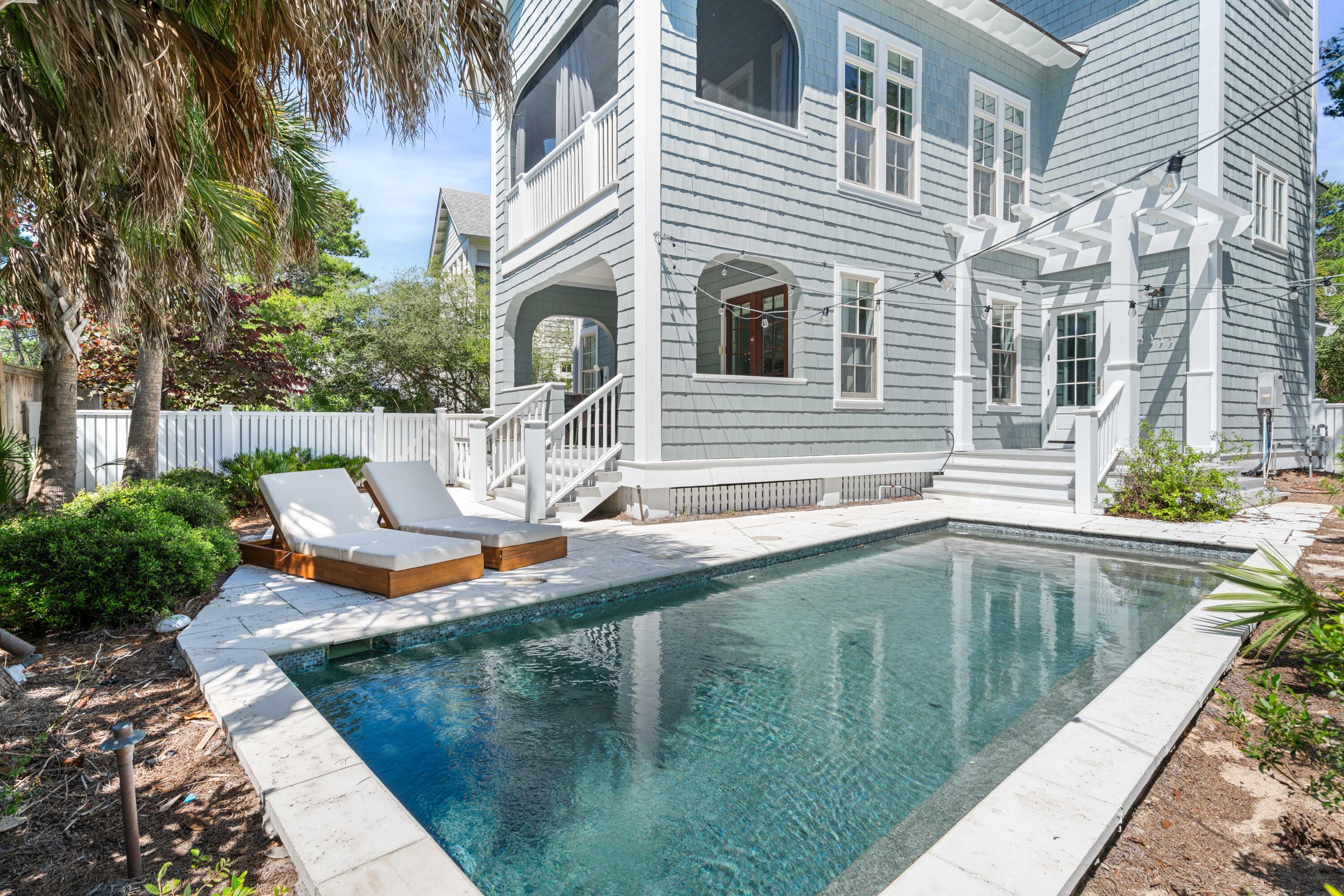 Image 4: Private Pool