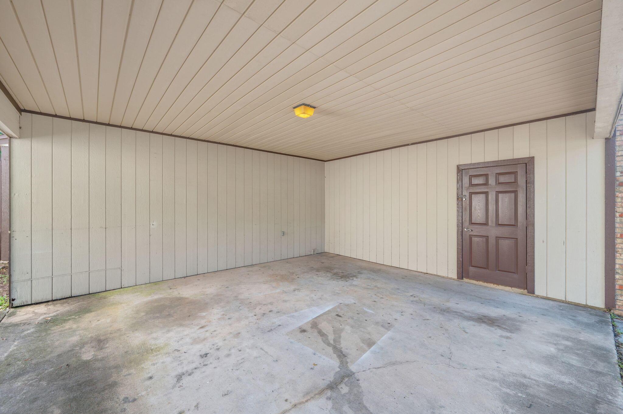Image 4: storage closet