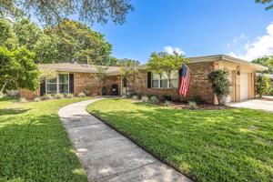 618 NE Powell Drive