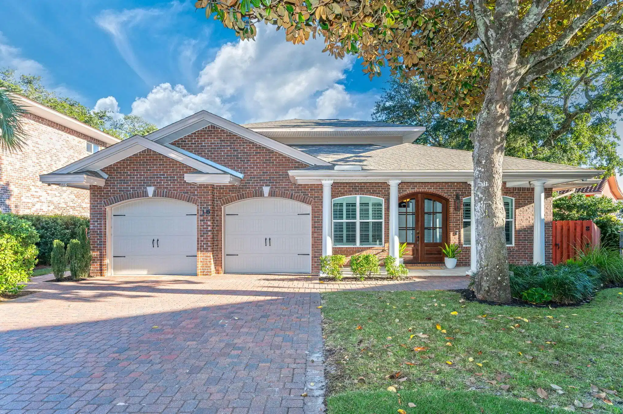 Image 1: 2-web-or-mls-16-plantation-oaks