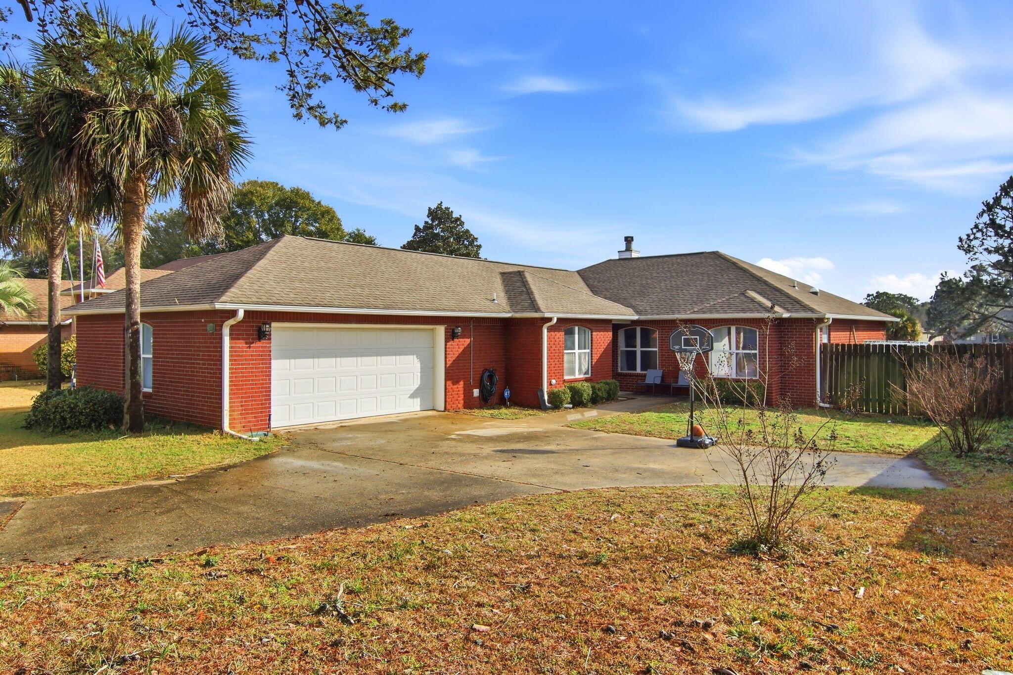 Image 4: 4-003_F8_2708 Creeks Edge Ln