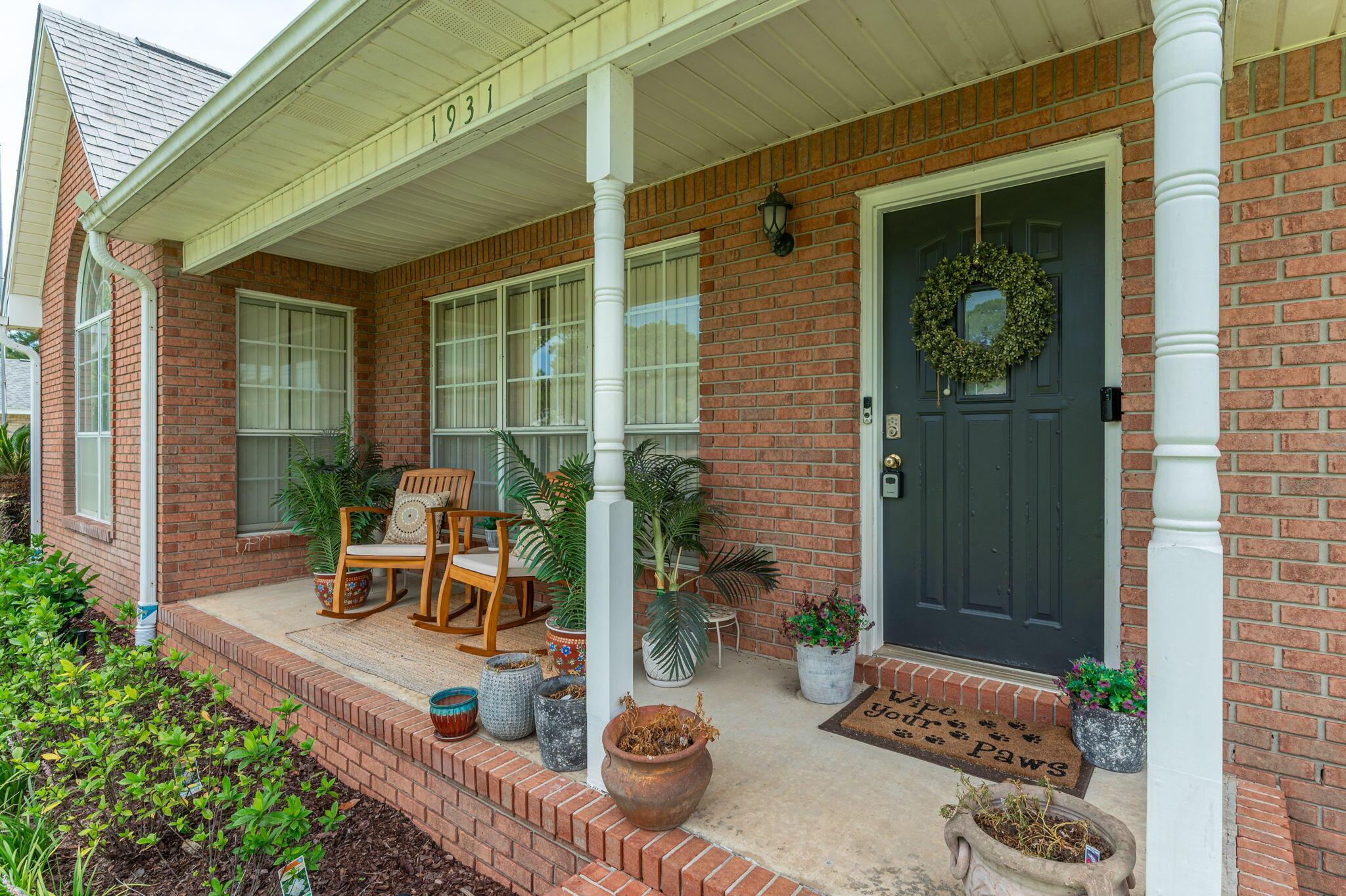 Image 4: Front Porch