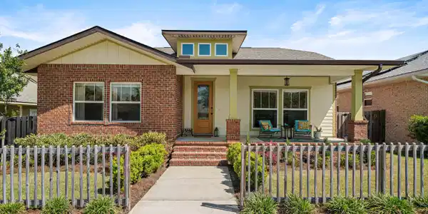 43 9Th Avenue