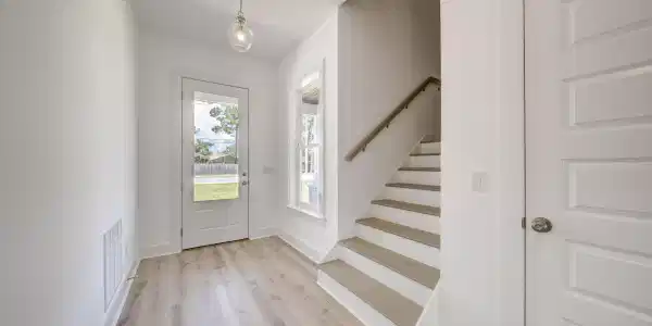 Image 4: Entry