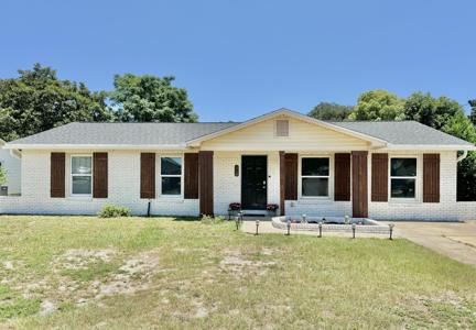 33 NW Silva Drive